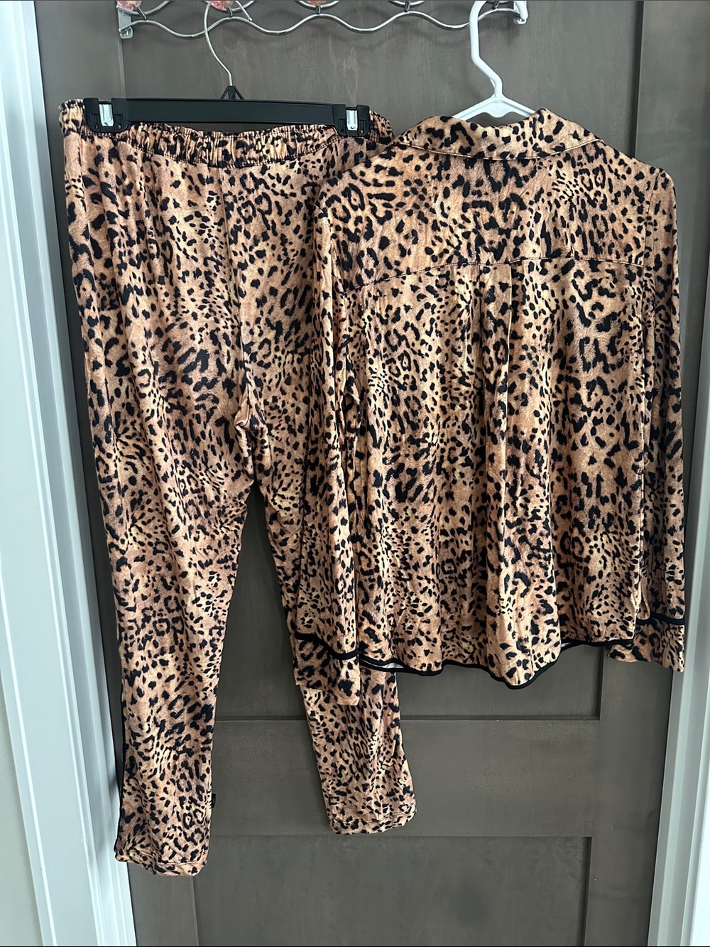 Soma Women’s Cool Nights Leopard Print Pajama Set Size M - Picture 3 of 11